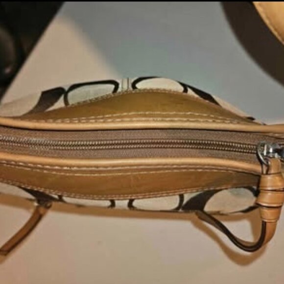 Coach Purse - Picture 4 of 8